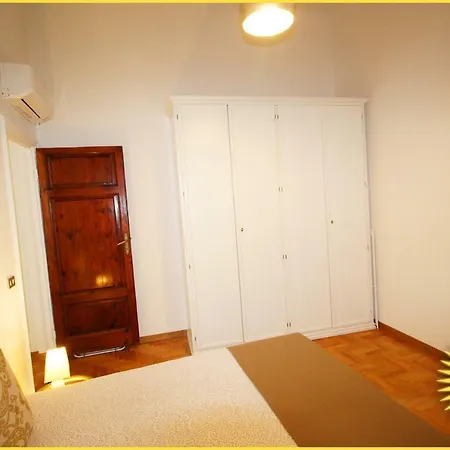 Grandma's 5 Terre In Apartment